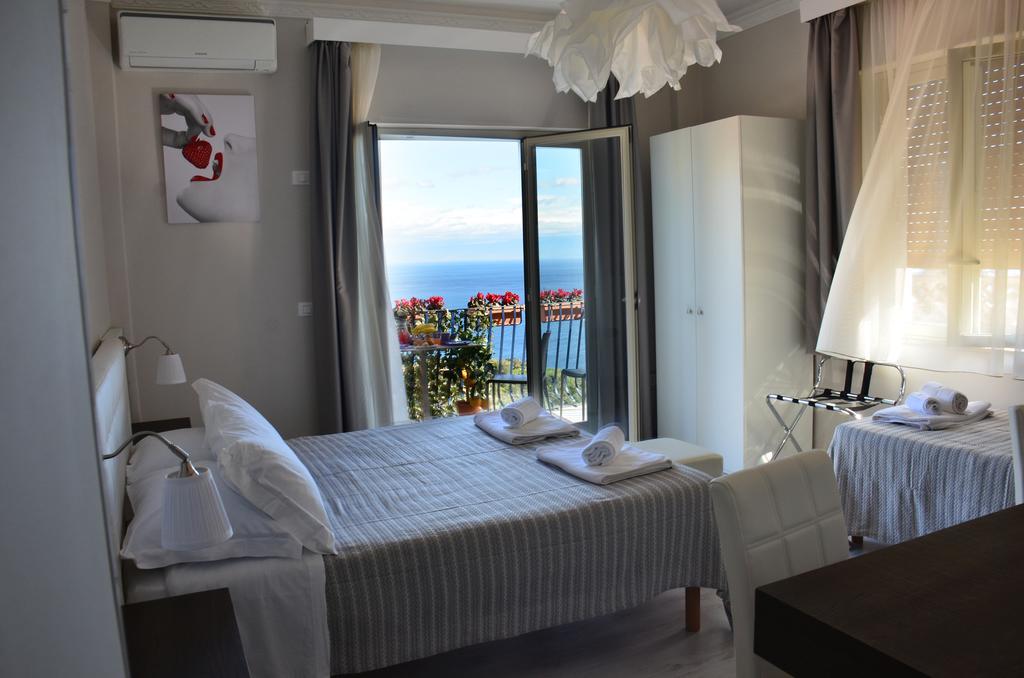 Athena Charming Rooms Taormina Exterior foto